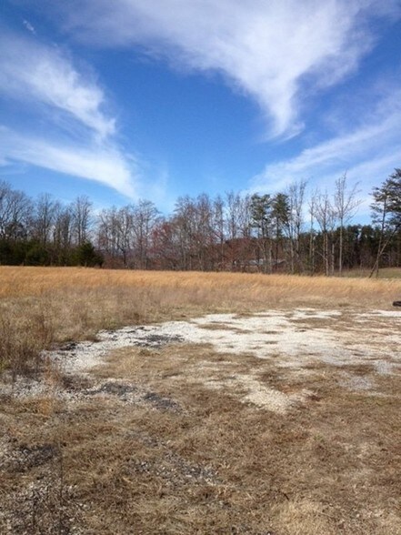 More Photos Of I-40 Exit 106, Burkemont Land For Lease