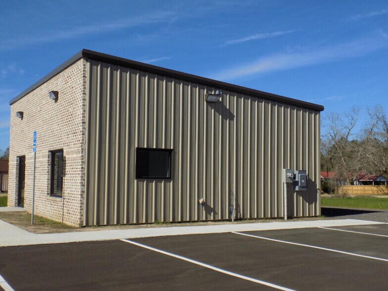 More Photos Of 1575 W Central Ave, Wiggins Office For Sale