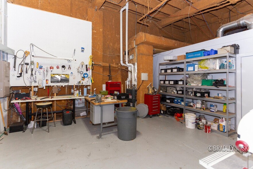 More Photos Of 581 Ottawa Ave, Holland Light Distribution For Sale