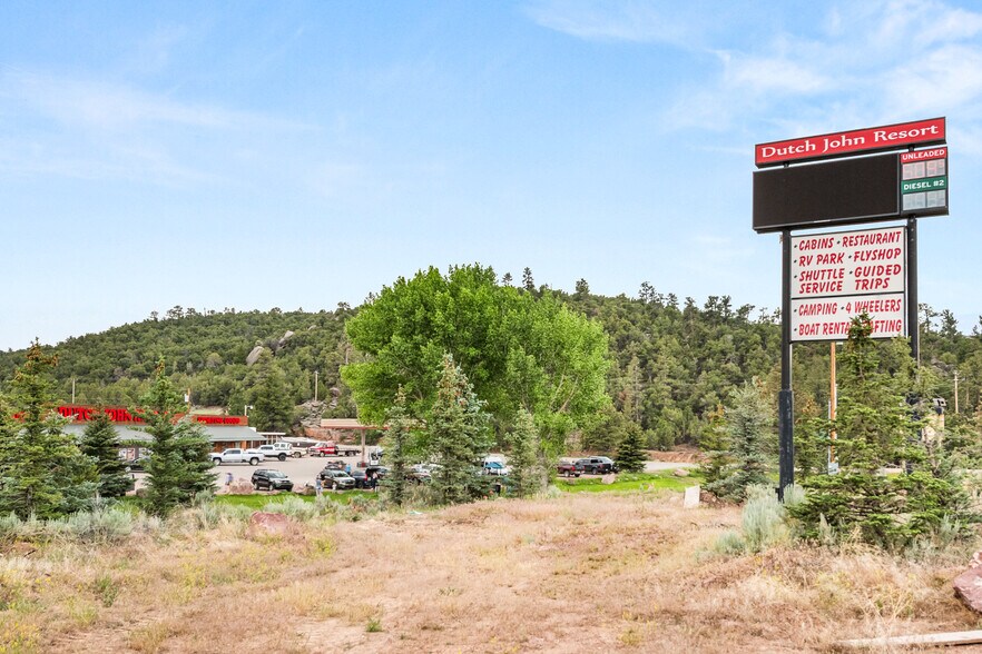 More Photos Of 1050 South Blvd, Dutch John Hotel For Sale