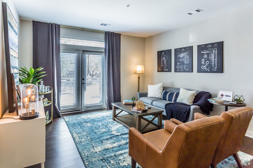 More Photos Of 395 S Highland St, Memphis Apartments For Lease