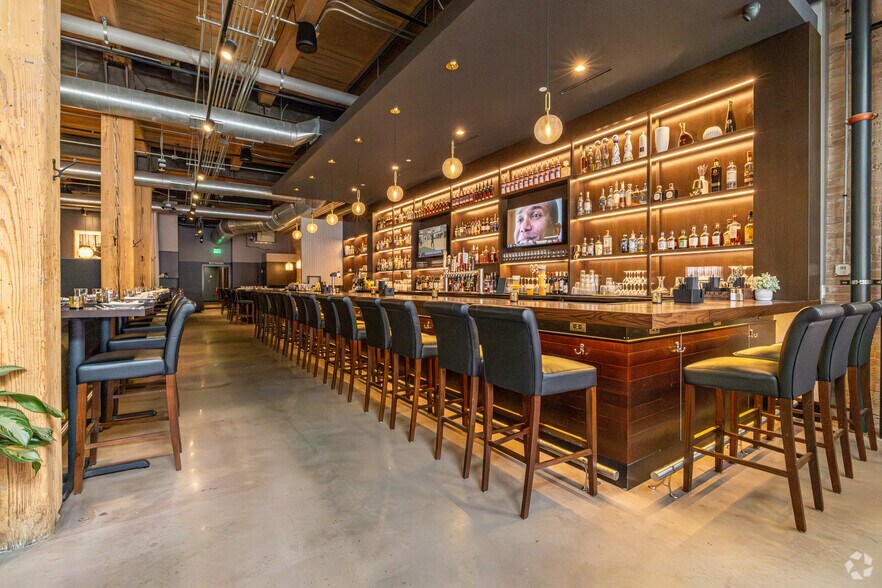 More Photos Of 322 N Broadway, Milwaukee Loft Creative Space For Lease