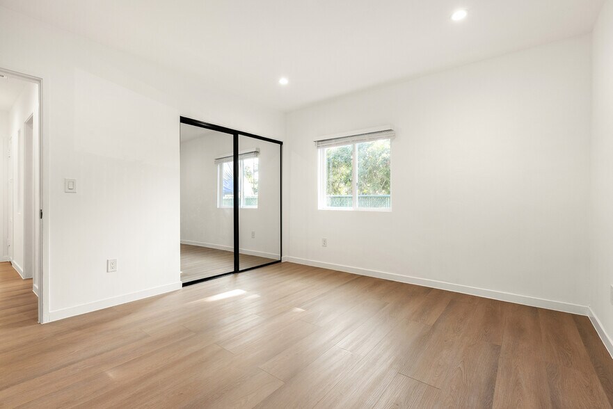 More Photos Of 2511 Purdue Ave, Los Angeles Multifamily For Sale