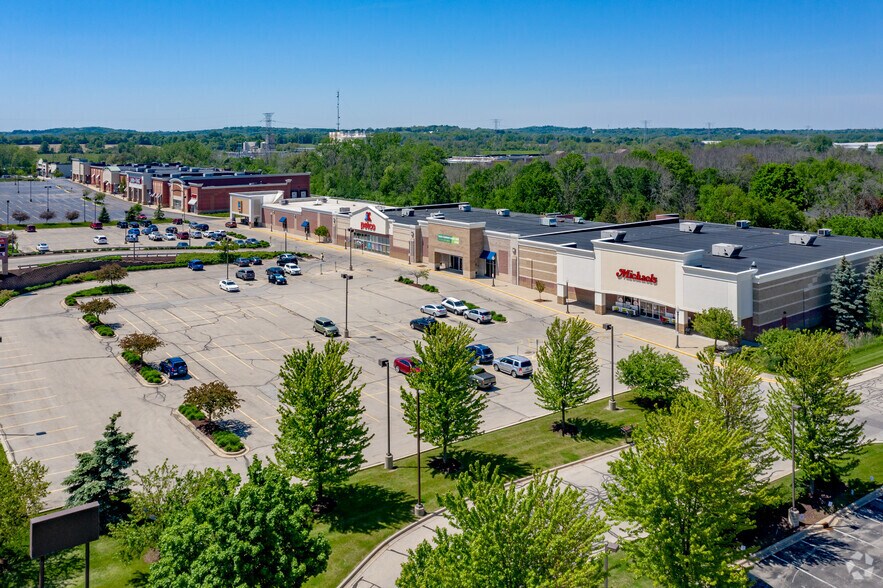 More Photos Of N96W19120-N96W19180 County Line Rd, Germantown Storefront For Lease