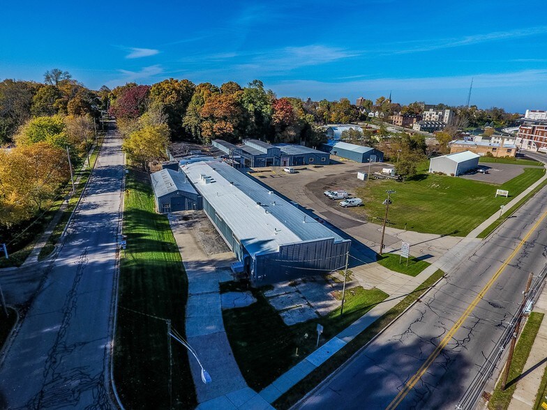 More Photos Of 622 Langley Ave, Saint Joseph Warehouse For Lease