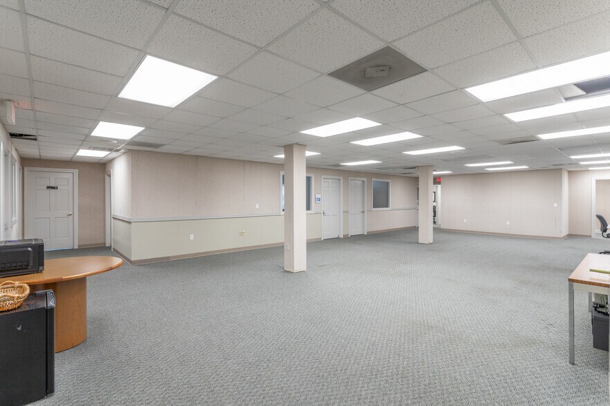 More Photos Of 675 N Jeff Davis Dr, Fayetteville Bank For Sale