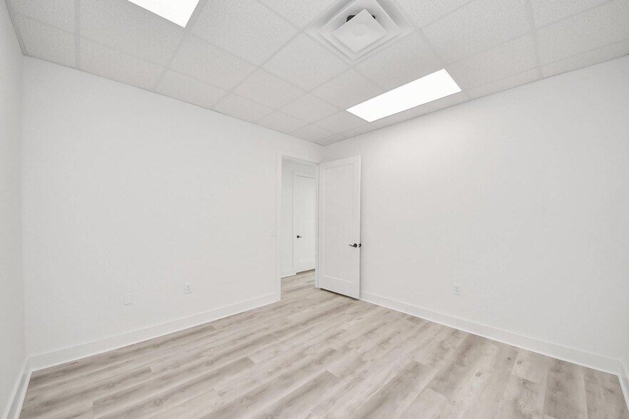 More Photos Of 30625 Kingsland Blvd, Brookshire Office For Lease