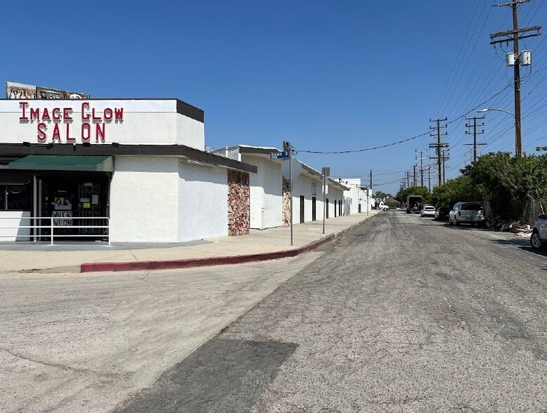 Primary Photo Of 10821-10859 Oxnard St, North Hollywood Unknown For Lease