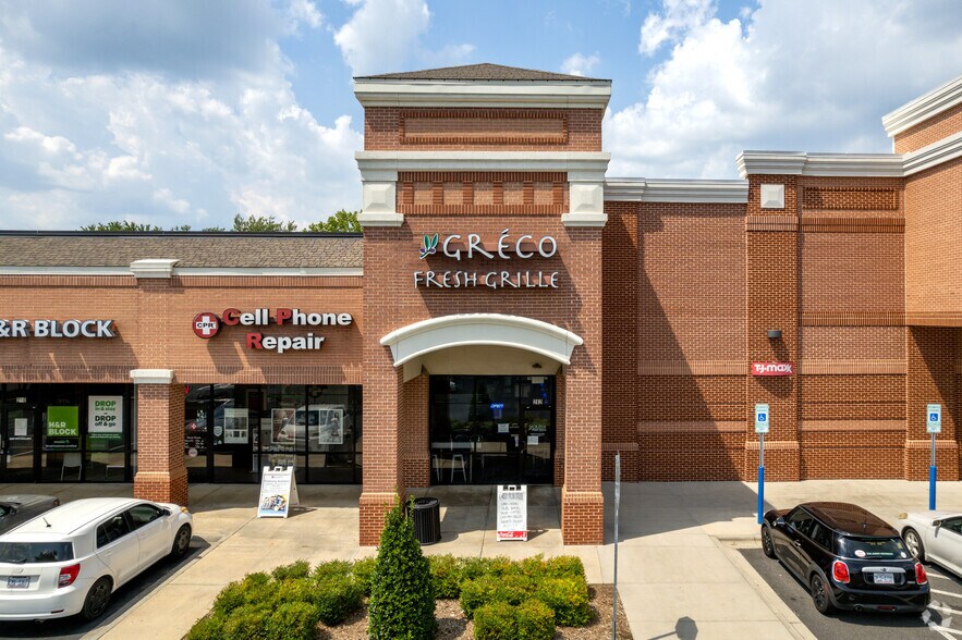 More Photos Of 12806-12820 S Tryon St, Charlotte Supermarket For Lease