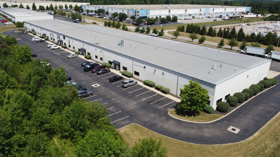 More Photos Of 3341 Centerpoint Dr, Grove City Warehouse For Lease