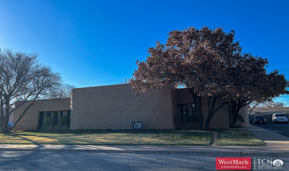 Primary Photo Of 1323 58th St, Lubbock Office For Lease