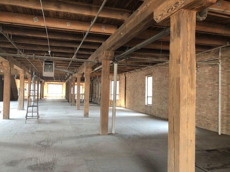More Photos Of 1026 W Van Buren St, Chicago Loft Creative Space For Sale