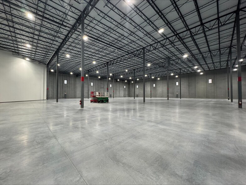 More Photos Of 485 Elizabeth Ave, Somerset Warehouse For Lease