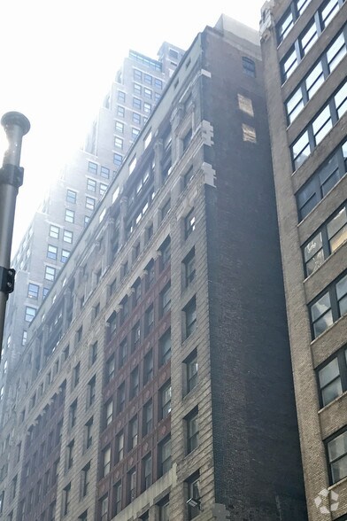 More Photos Of 214 W 39th St, New York Office For Lease