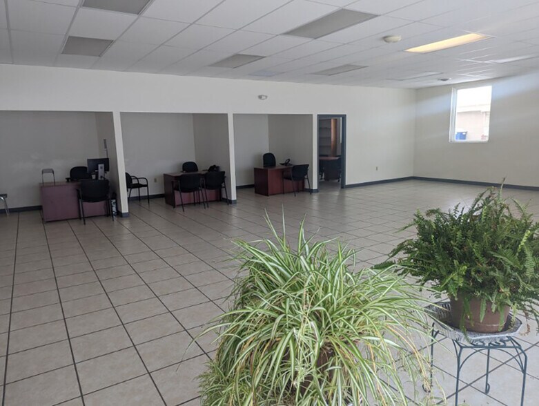 More Photos Of 151 Walnut St, Kittanning Auto Dealership For Sale