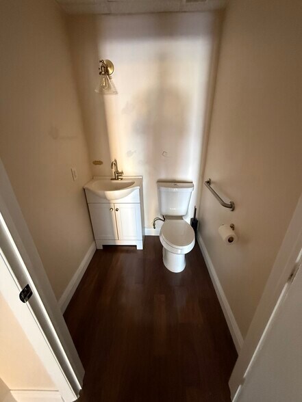 More Photos Of 1015-1019 SE 17th St, Fort Lauderdale Freestanding For Lease