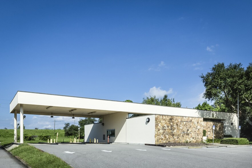 More Photos Of 892 Deltona Blvd, Deltona Bank For Sale