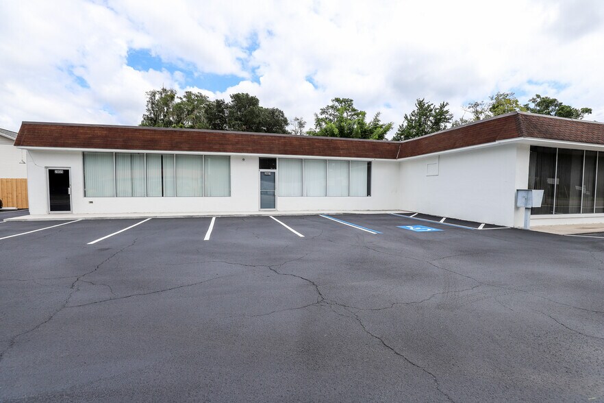 More Photos Of 2803 NW 6th St, Gainesville Freestanding For Lease