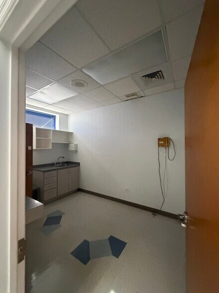 More Photos Of 19204 NW US Highway 441, High Springs Office For Lease