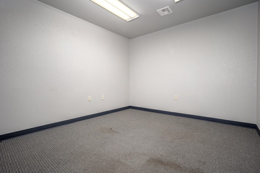 More Photos Of 2845 Broce Dr, Norman Office For Sale