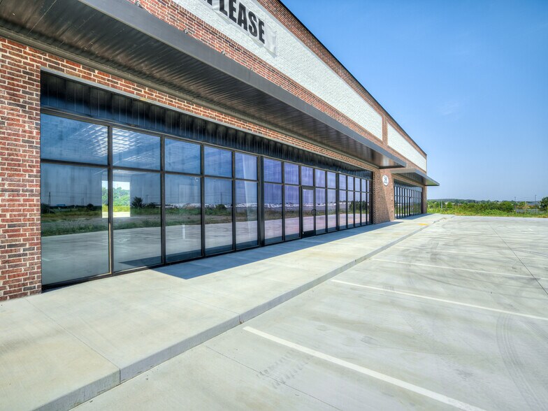 More Photos Of 548 W 125th Pl S, Glenpool Storefront Retail Office For Lease