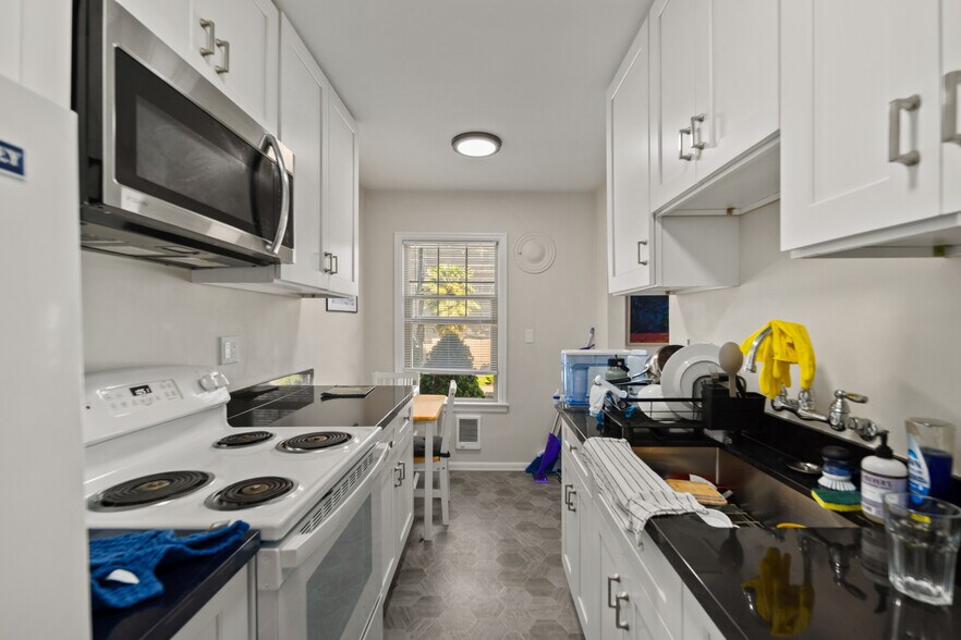 More Photos Of , Seattle Multifamily For Sale