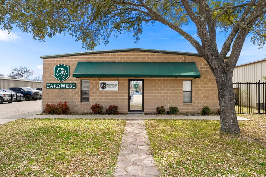 More Photos Of 108 Commercial Pl, Schertz Warehouse For Sale