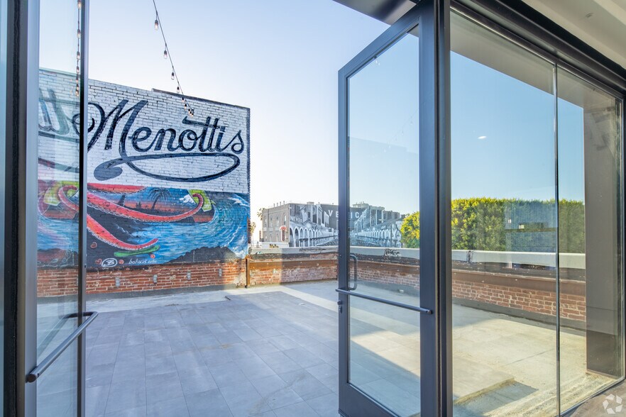 More Photos Of 62-66 Windward Ave, Venice Storefront Retail Office For Lease