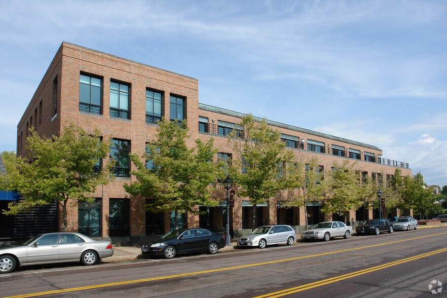 More Photos Of 445 Lake St E, Wayzata Medical For Lease