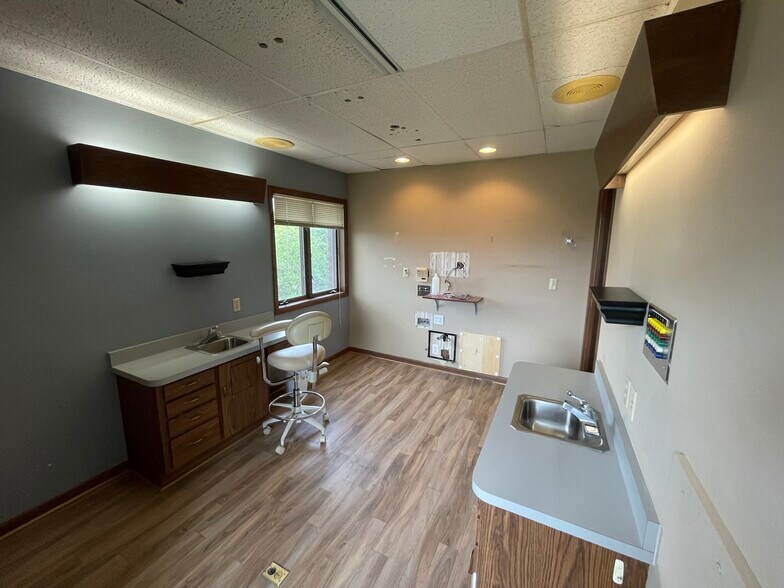 More Photos Of 2480 White Bear Ave N, Maplewood Medical For Sale