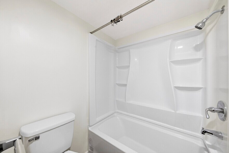 More Photos Of 11398 Bartlett Ave, Adelanto Contractor Storage Yard For Sale