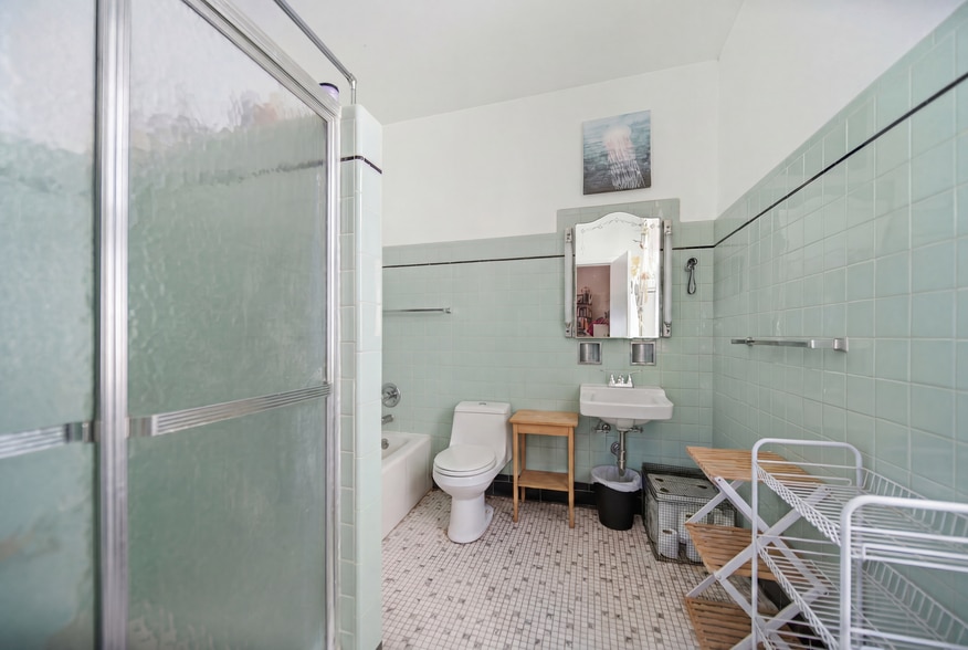 More Photos Of 193 Elk St, Buffalo Religious Facility For Sale