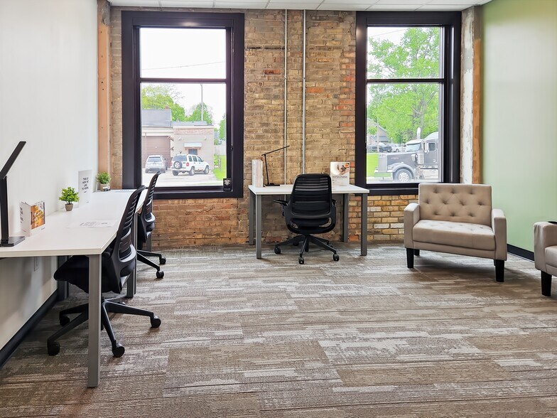 More Photos Of 540 N Broadway, Green Bay Coworking Space