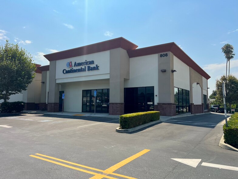 More Photos Of 808-816 E Main St, Alhambra General Retail For Sale