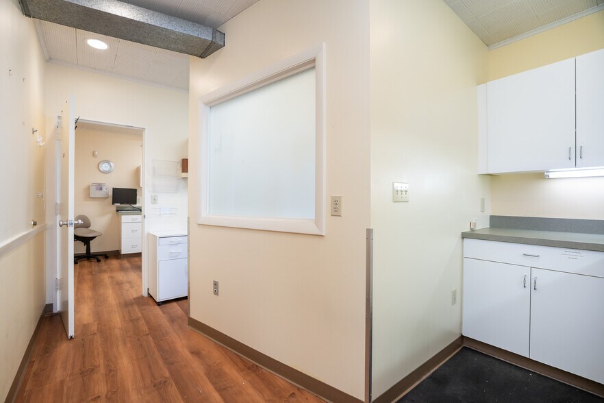 More Photos Of 264 Elm St, Northampton Office For Lease