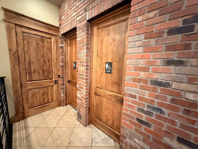 More Photos Of 1019 E Main St, Bozeman Office For Lease