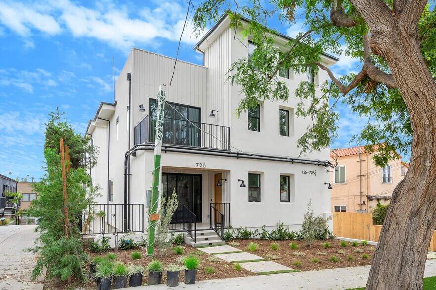 Primary Photo Of 726 Robinson St, Los Angeles Apartments For Sale