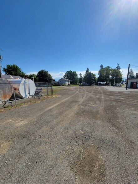 More Photos Of 110 E Broadway Ave, Reardan Service Station For Sale