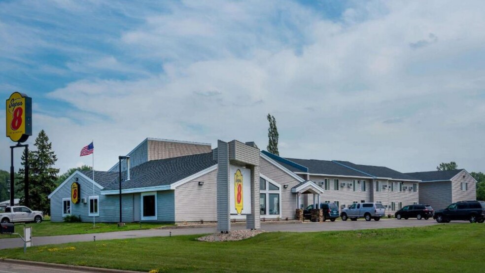 More Photos Of 340 County Road 21 S, Glenwood Hotel For Sale