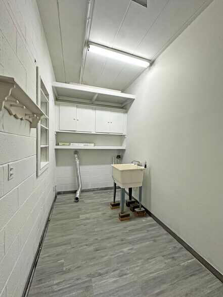 More Photos Of 4243 Coolidge Hwy, Royal Oak Freestanding For Lease