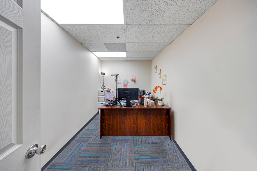 More Photos Of 7955 W 20th Ave, Hialeah Warehouse For Sale