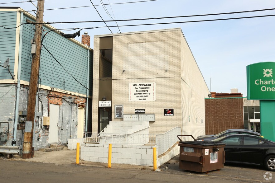 More Photos Of 127-133 W Michigan Ave, Ypsilanti Office For Lease