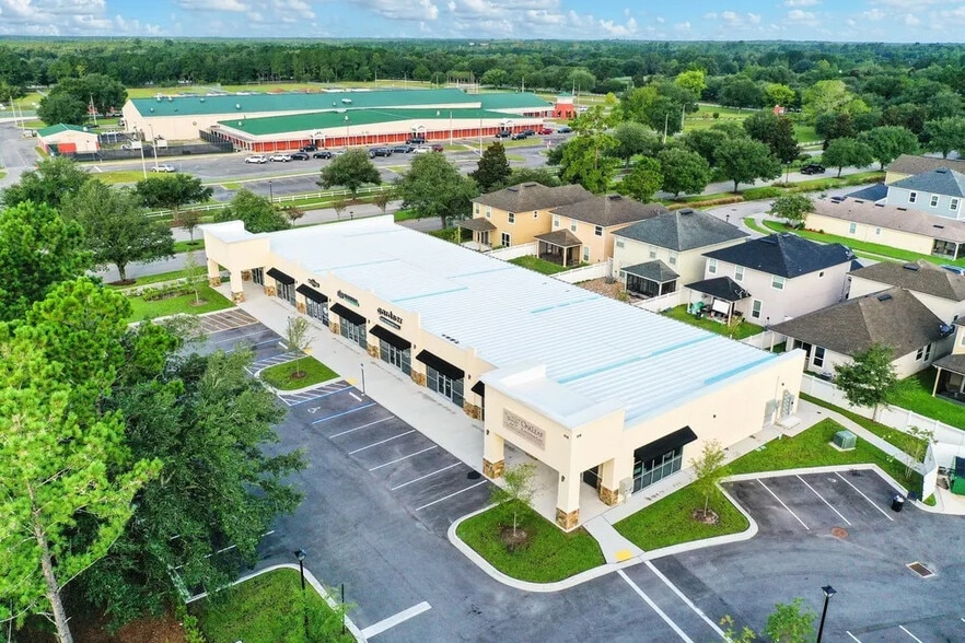 More Photos Of 518 Hollyberry Ln, Orange Park Storefront Retail Office For Lease