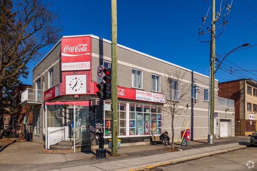 Primary Photo Of 7401 Av Papineau, Montréal General Retail For Sale