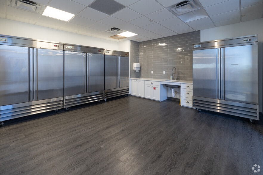 More Photos Of 3733 University Blvd W, Jacksonville Office For Lease