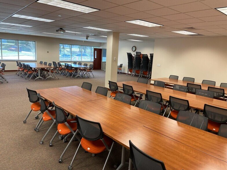 More Photos Of 200 Day Hill Rd, Windsor Office For Sale