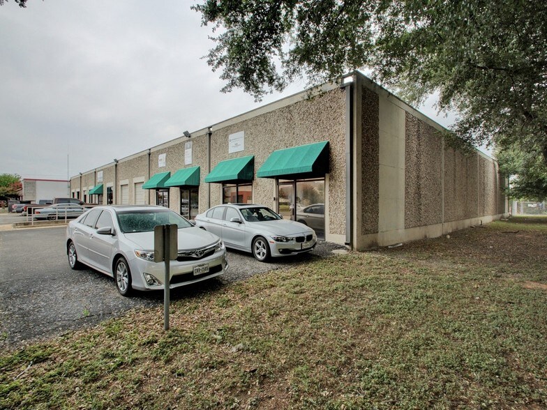 More Photos Of 204 Texas Ave, Round Rock Flex For Lease