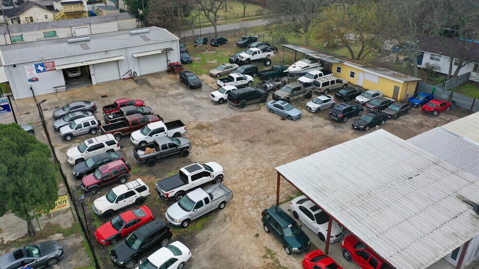 More Photos Of 7215 N Shepherd Dr, Houston Auto Repair For Sale