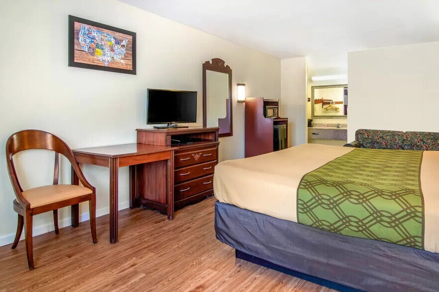 More Photos Of 2120 Lafayette Rd, Fort Oglethorpe Hotel For Sale