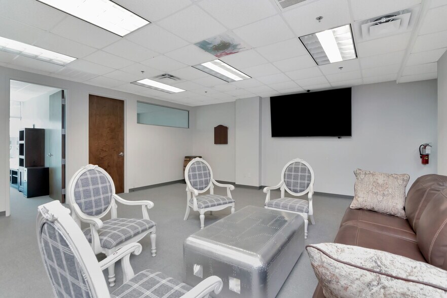 More Photos Of 1208 E Kennedy Blvd, Tampa Apartments For Sale